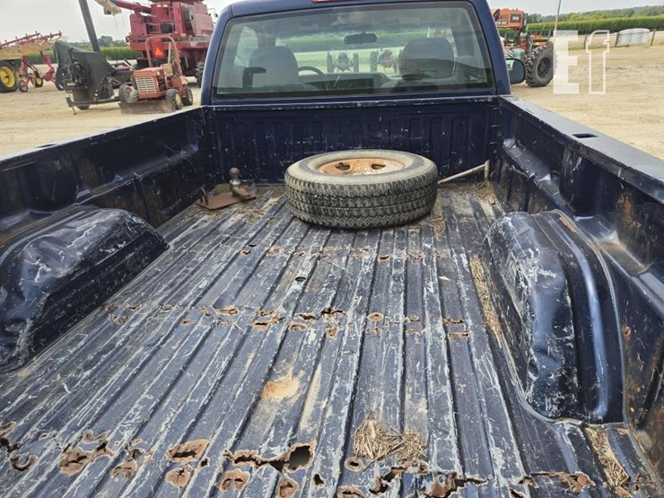2002-chevrolet-silverado-2500-image-9