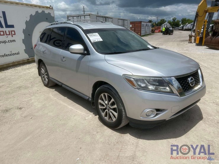 2015-nissan-pathfinder-image-2