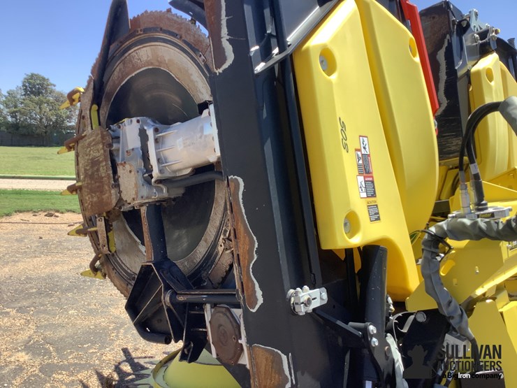 2023-john-deere-772-image-16