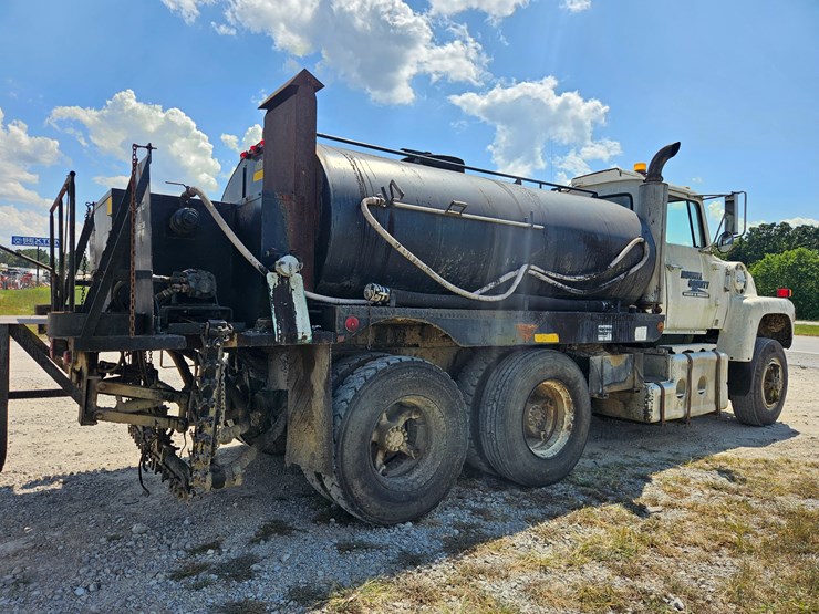 1982-ford-lt9000-image-14