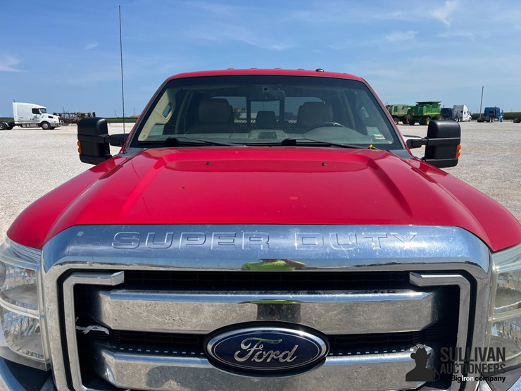 2013-ford-f250-lariat-image-11