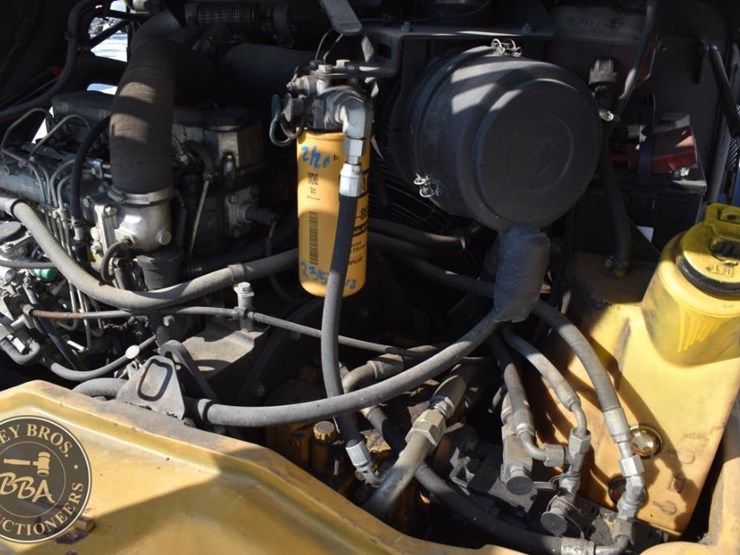 2011-caterpillar-908h-image-38