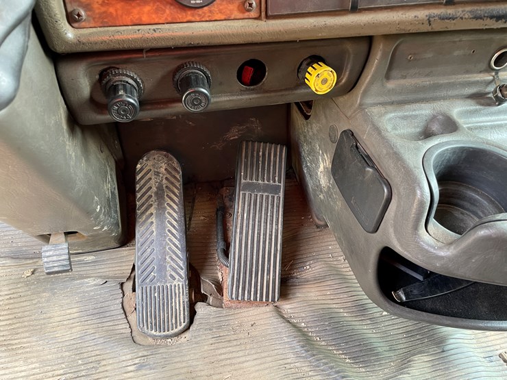2005-kenworth-t800-image-85