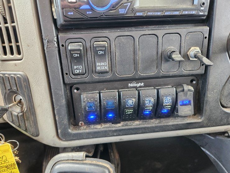 2008-international-durastar-4300-image-56