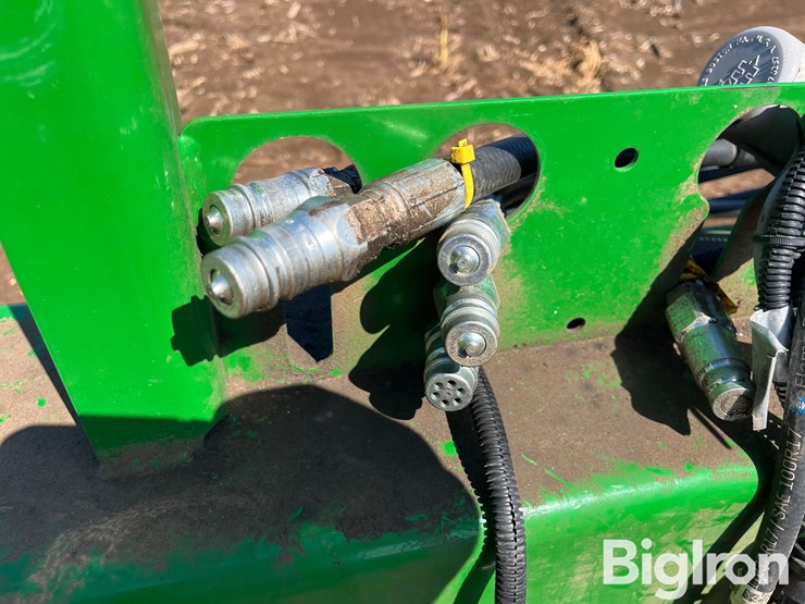 john-deere-1765-image-10
