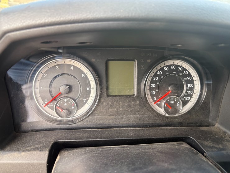 2016-dodge-ram-1500-image-31