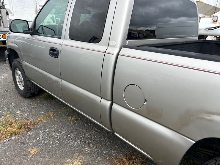 2003-chevrolet-1500-image-9