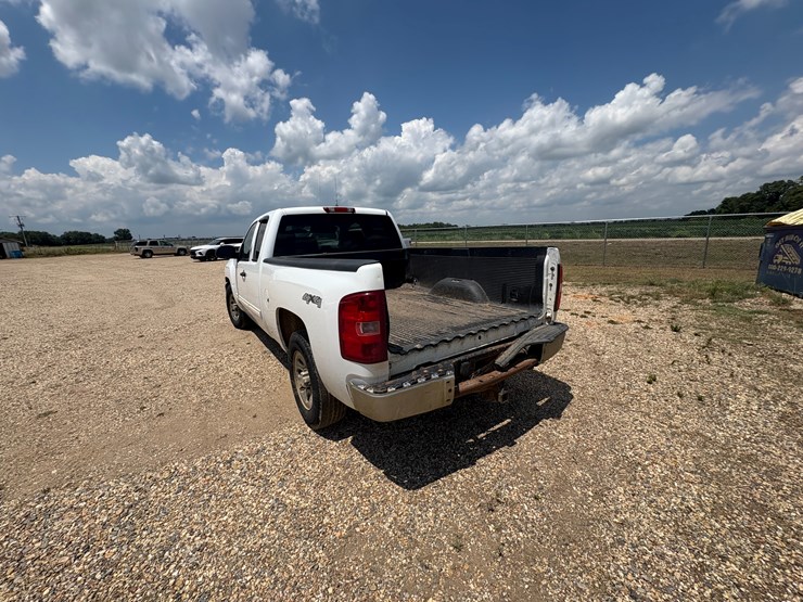 2010-chevrolet-silverado-image-6