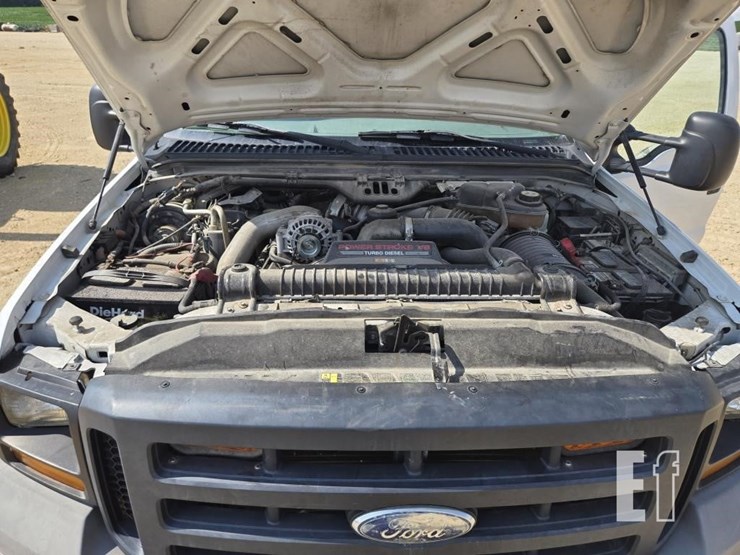 2006-ford-f550-image-26