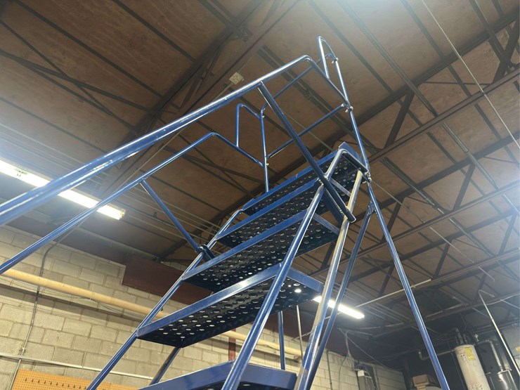 steel-rolling-ladder-image-4