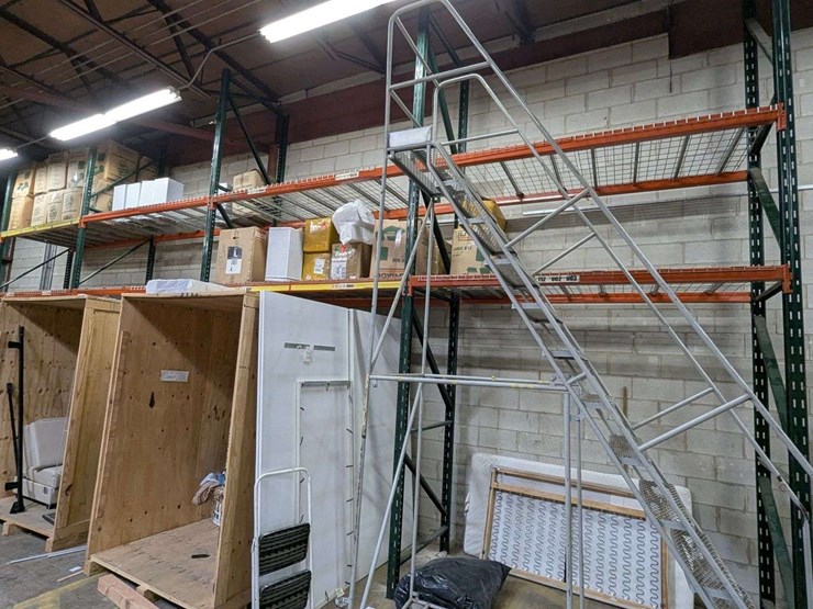 (4)-8-ft-sections-of-large-heavy-duty-pallet-racking-16-ft-tall-x-8-ft-wide-sections-image-1