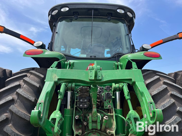 2011-john-deere-8235r-image-16