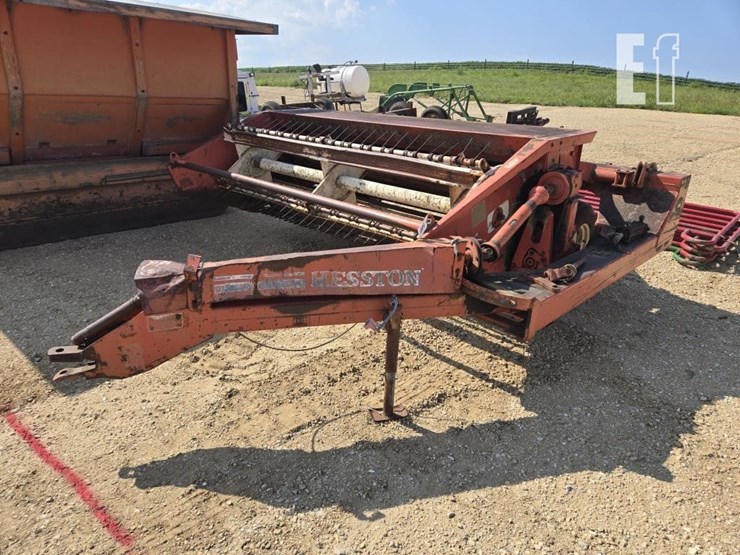 hesston-1090-image-1