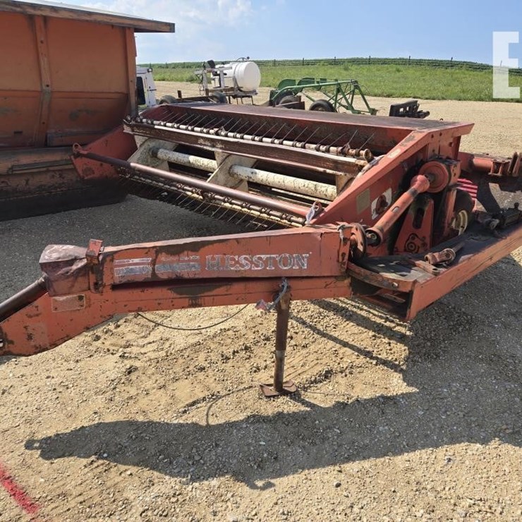 HESSTON 1090