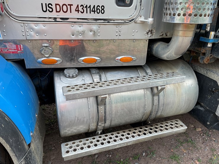 2005-kenworth-t800-image-12