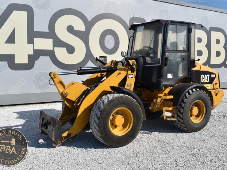 2011-caterpillar-908h-image-5
