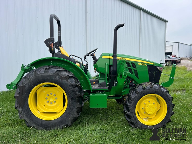 2023-john-deere-5067e-image-4