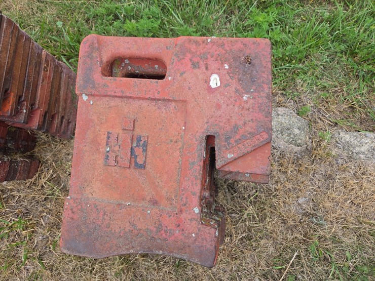 (10)-stamped-ih-100#-suitcase-weights-image-1