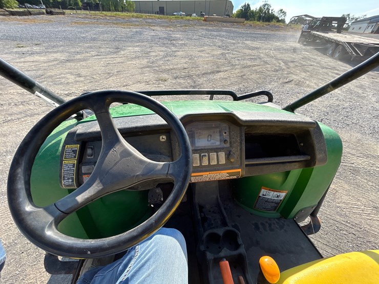 2011-john-deere-gator-image-9