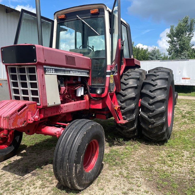INTERNATIONAL 1586
