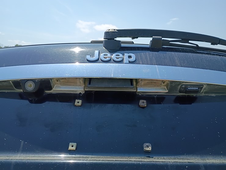 2010-jeep-grand-cherokee-image-47