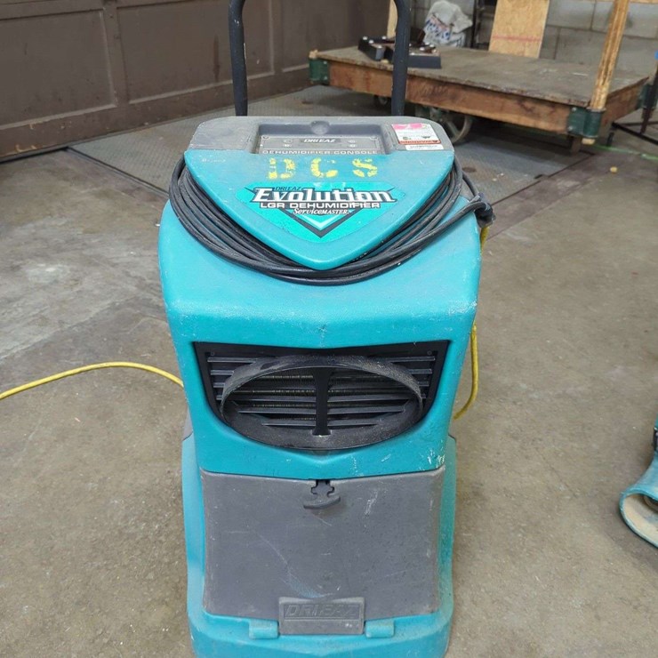 (1) Dri-eaz Evolution LRG Dehumidifier