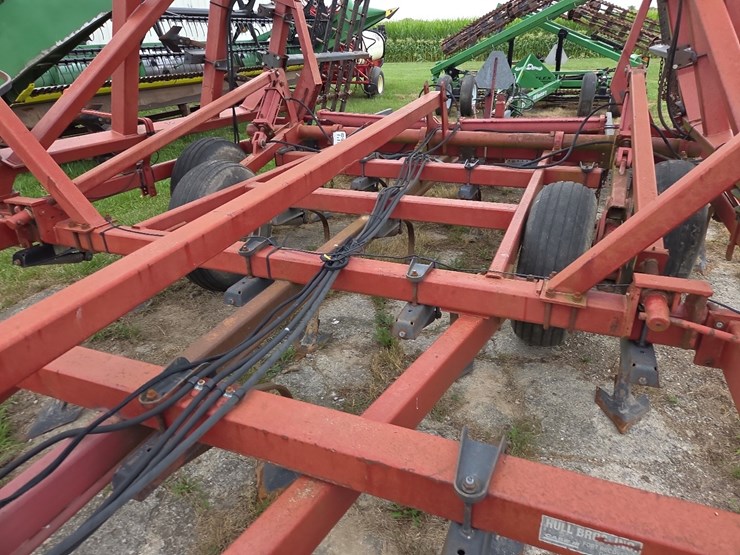 32’-cih-4300-field-cultivator-image-7