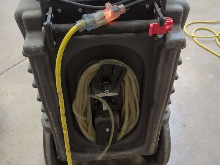 (1)-dri-eaz-evolution-lrg-dehumidifier-image-3