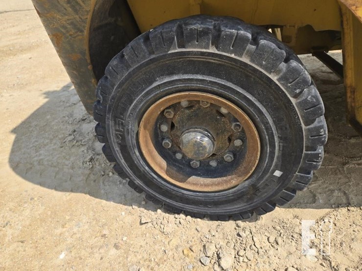 2013-komatsu-fg25t-16-image-14
