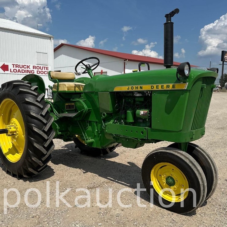 JOHN DEERE 2010