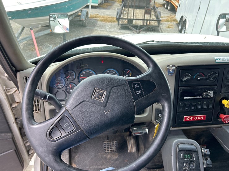 2014-international-durastar-4400-image-15