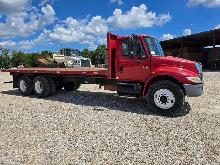 2003-international-durastar-4400-image-48