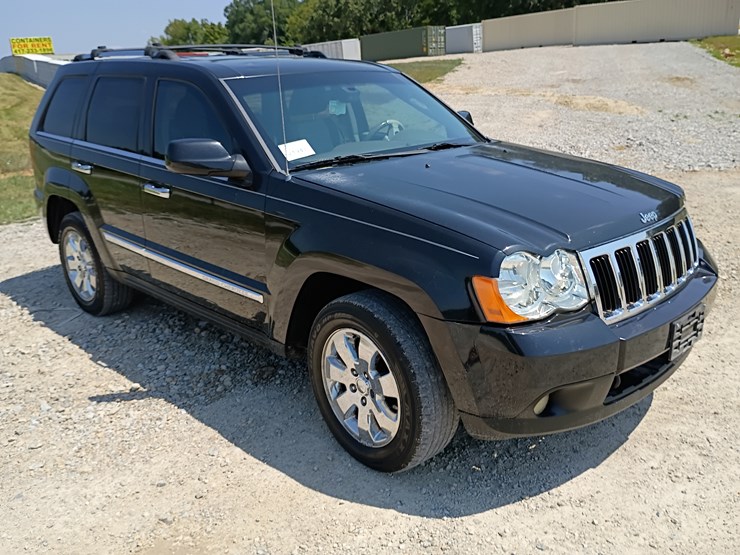 2010-jeep-grand-cherokee-image-18
