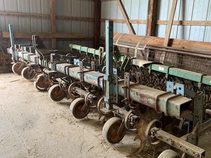 allied-8-row-cultivator-image-1