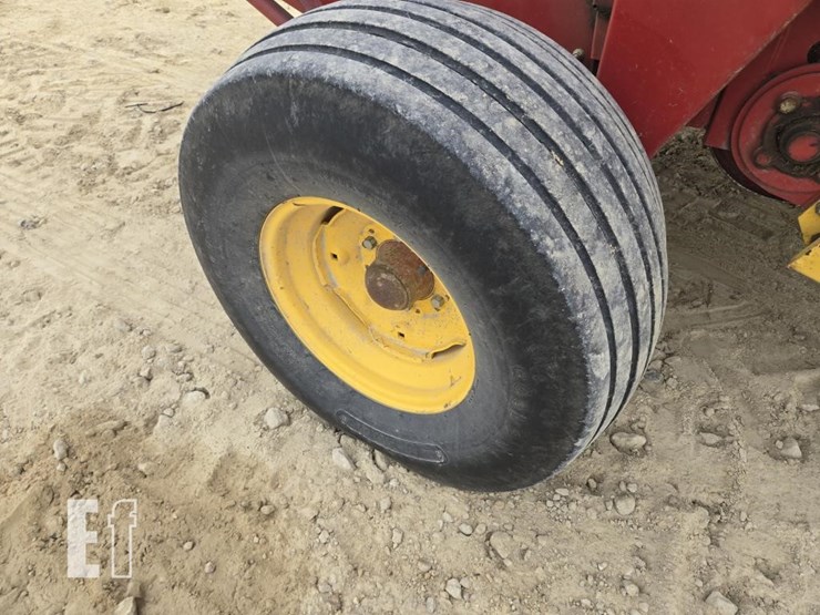 new-holland-br7090-image-6