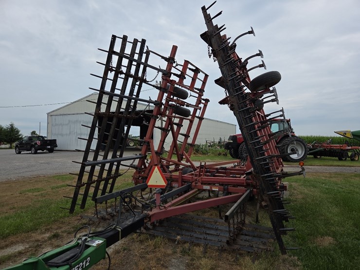 32’-cih-4300-field-cultivator-image-22