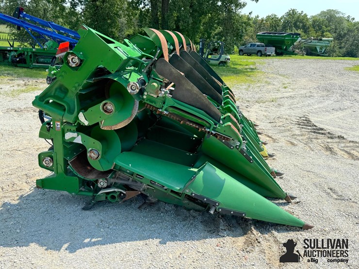2023-john-deere-c12f-image-4