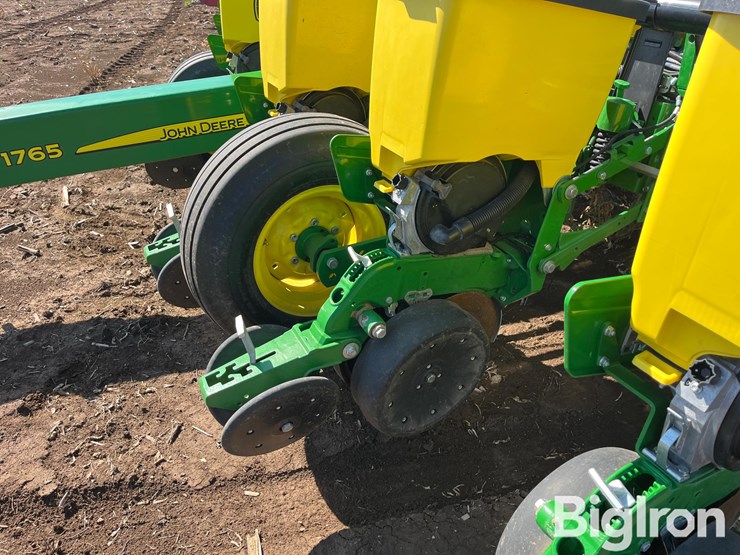 john-deere-1765-image-20