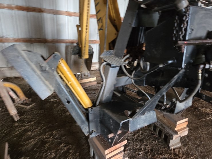 kelley-b70-3pt-backhoe-image-16