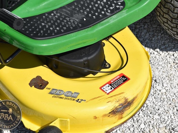 john-deere-102-image-12