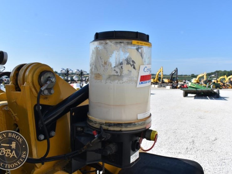 2011-caterpillar-908h-image-40
