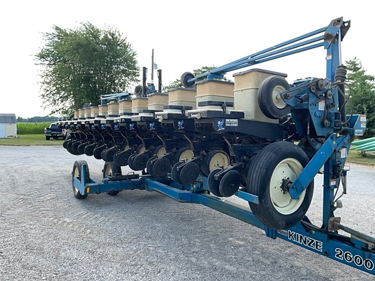 kinze-2600-image-31