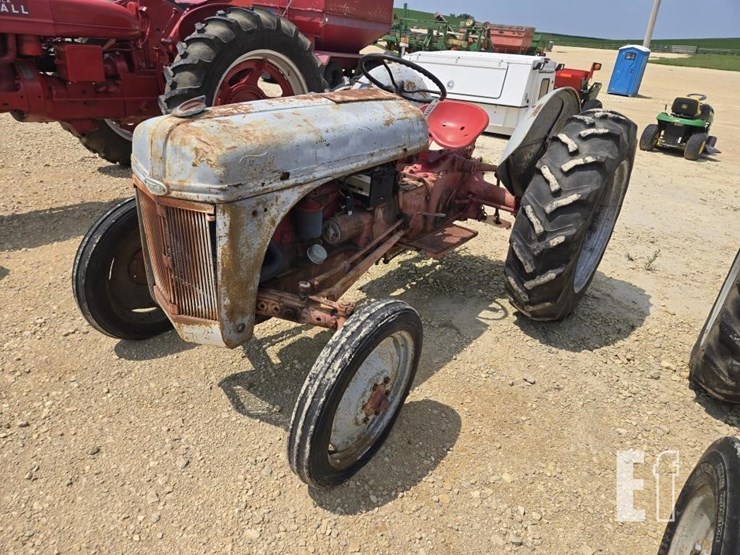 ford-8n-image-1