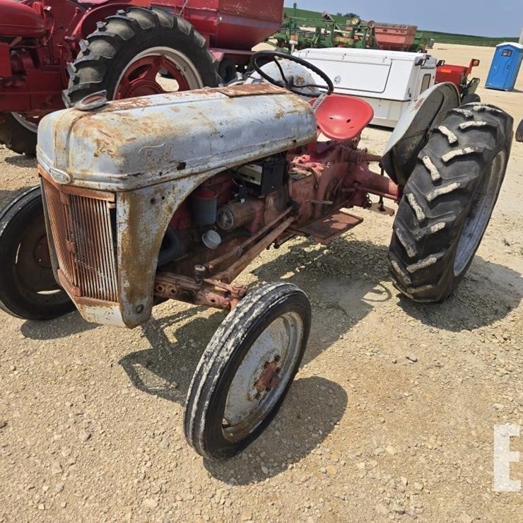FORD 8N