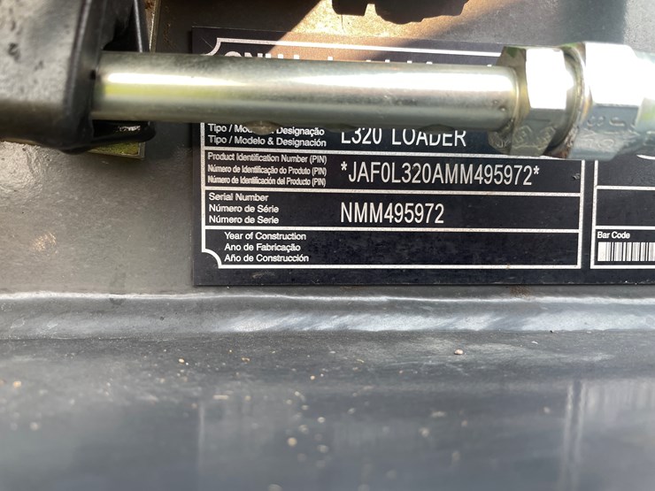 2021-new-holland-l320-image-34