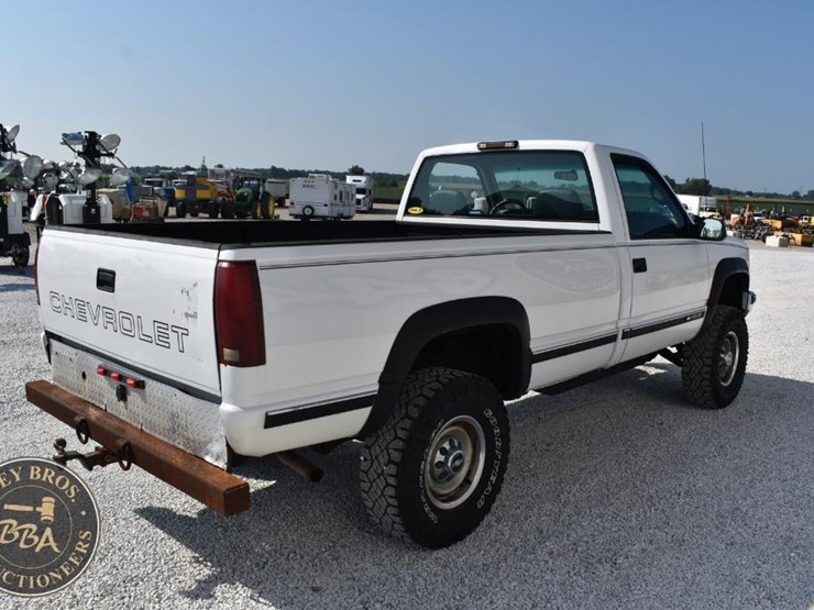 1999-chevrolet-3500-image-16