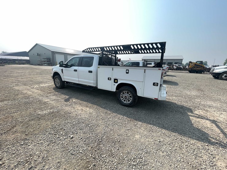 2019-ford-f350-xlt-image-3