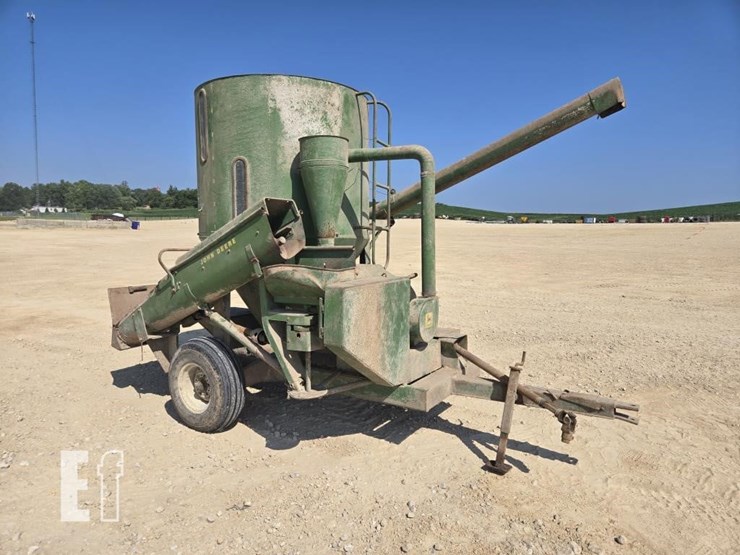 john-deere-400-image-3