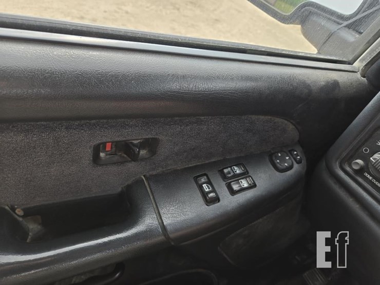 2002-chevrolet-silverado-2500-image-20