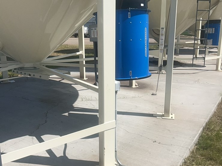 concept-7,500-bu.-hopper-bin-with-agi-grainguard-bin-fan,-10-hp-3-phase-electric-motor-image-26